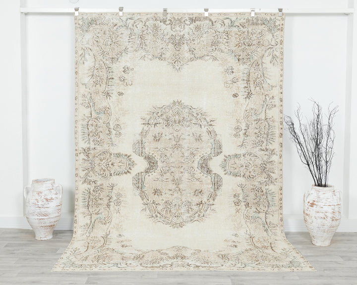 Beige Oushak Rug 9' 4" x 6' 5" | No. VR67062