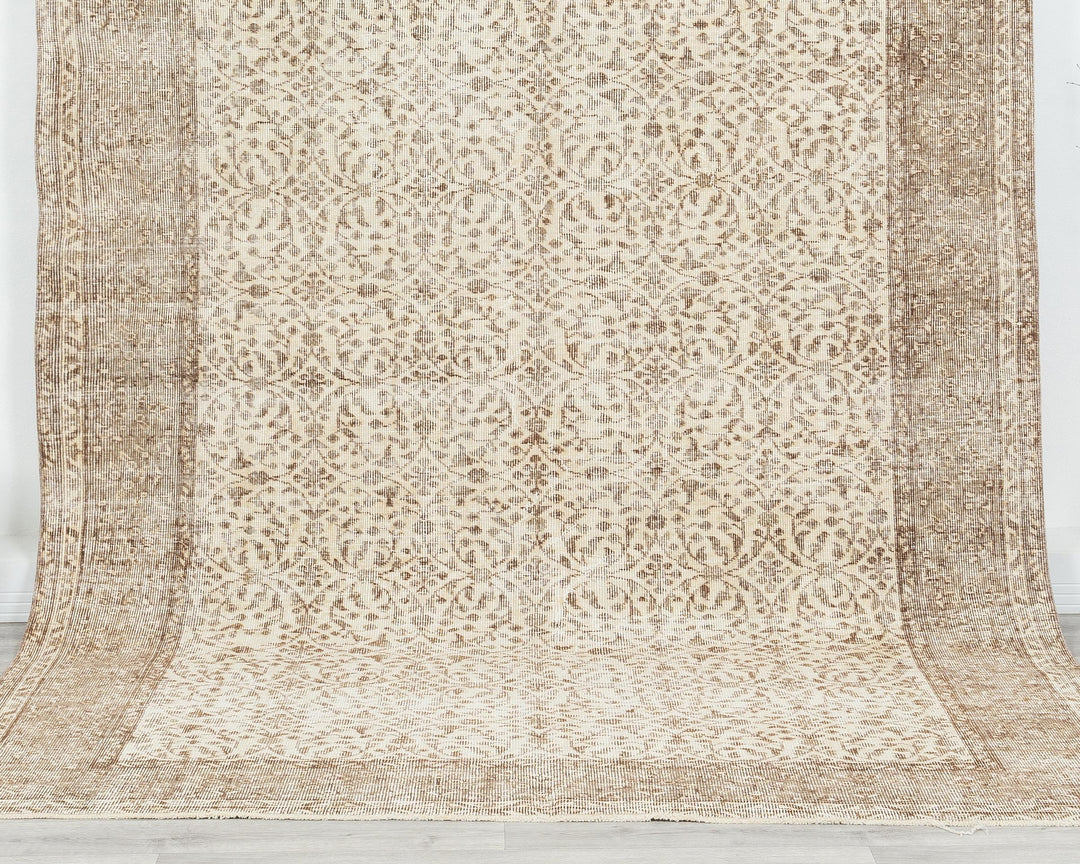 Neutral Oushak Rug 6' 3" x 9' 6" | No. VR17355