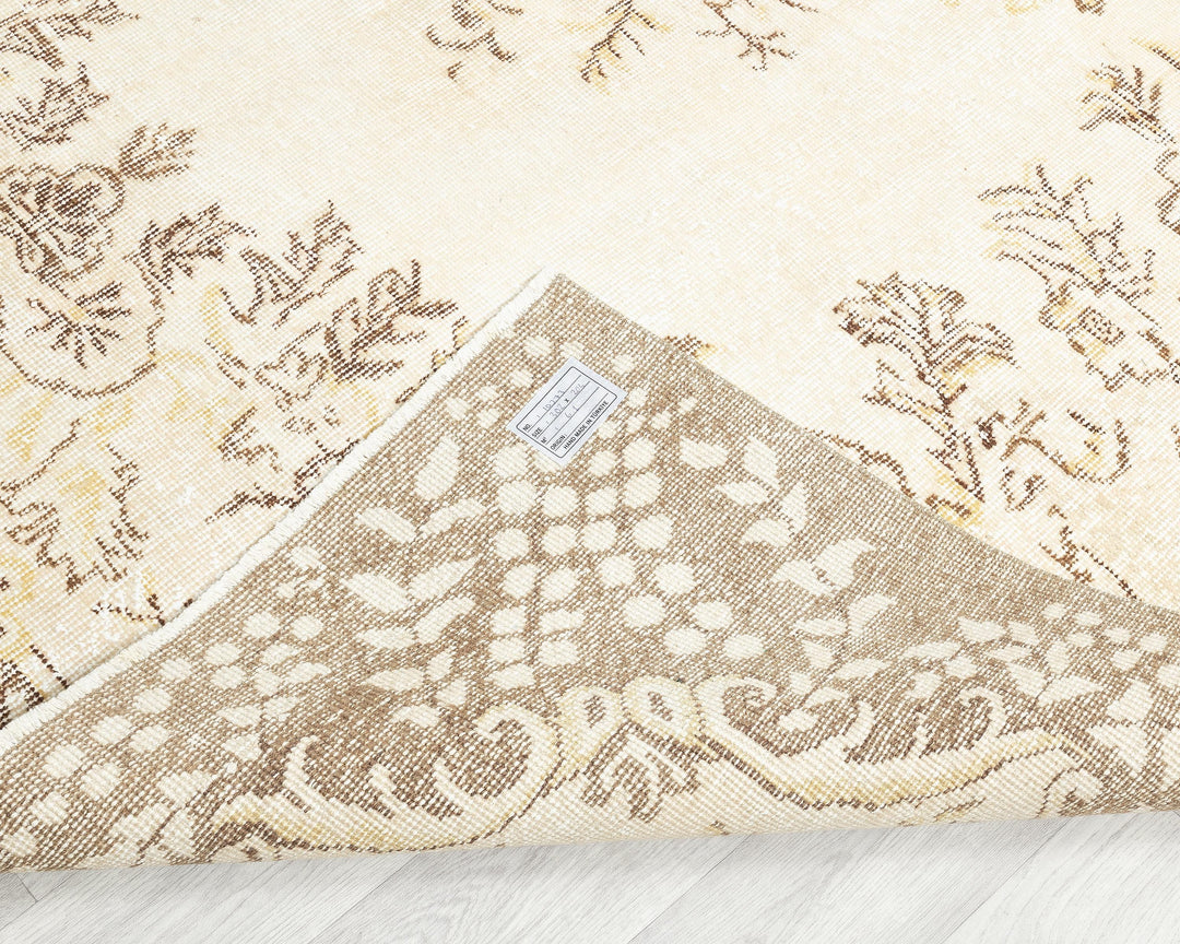Beige Oushak Rug 9' 11" x 6' 8" | No. VR45967