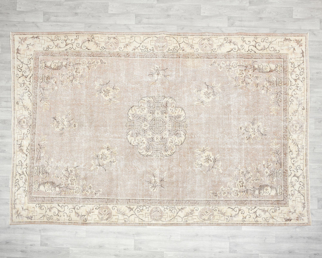Neutral Oushak Rug 7' x 10' 5" | No. VR62787