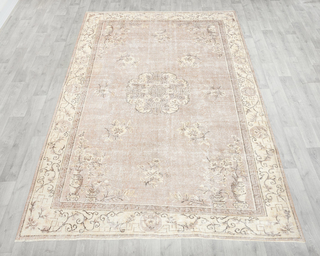 Neutral Oushak Rug 7' x 10' 5" | No. VR62787