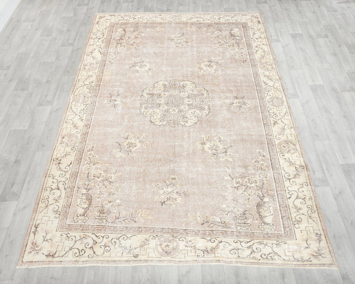 Neutral Oushak Rug 7' x 10' 5" | No. VR62787