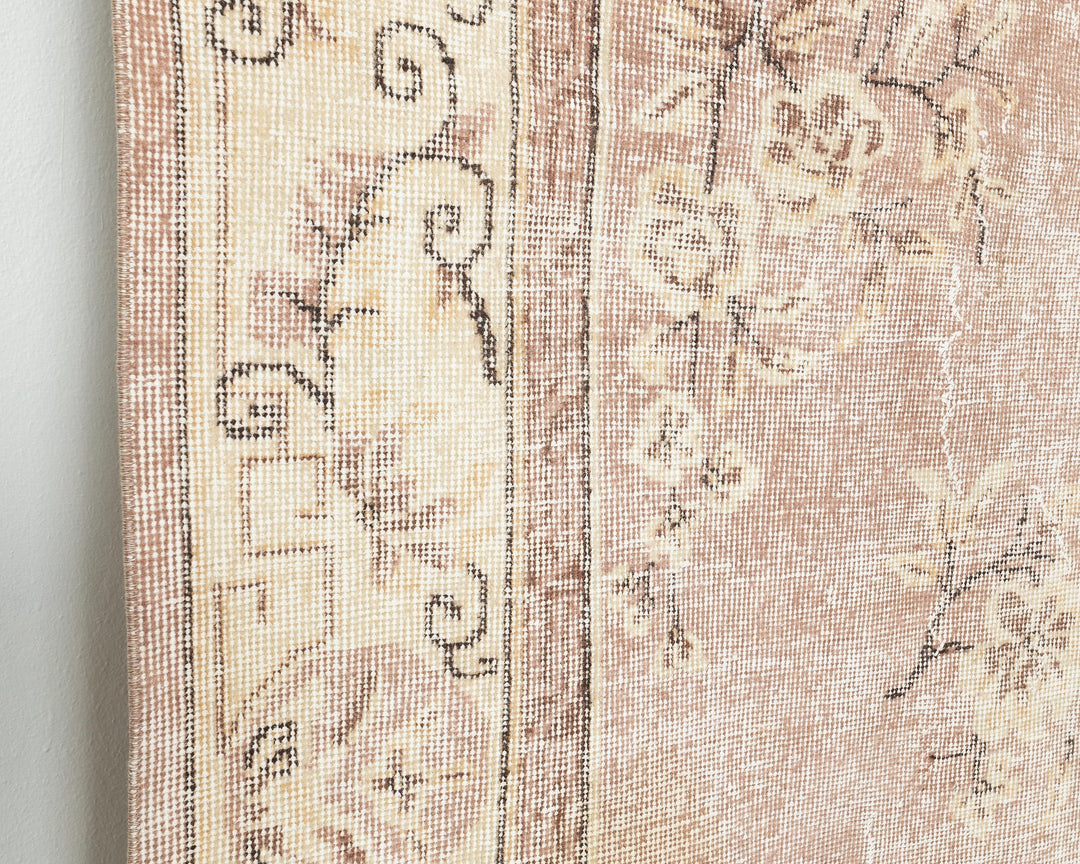 Neutral Oushak Rug 7' x 10' 5" | No. VR62787
