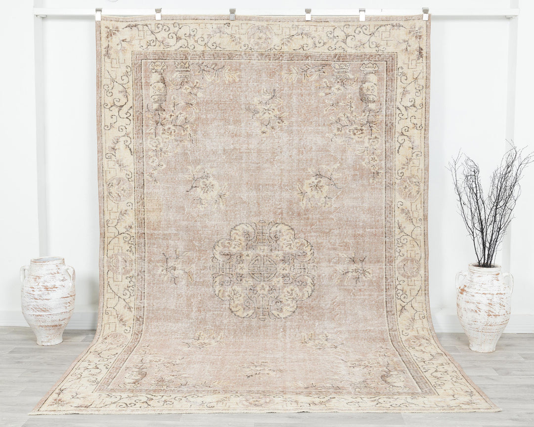 Neutral Oushak Rug 7' x 10' 5" | No. VR62787