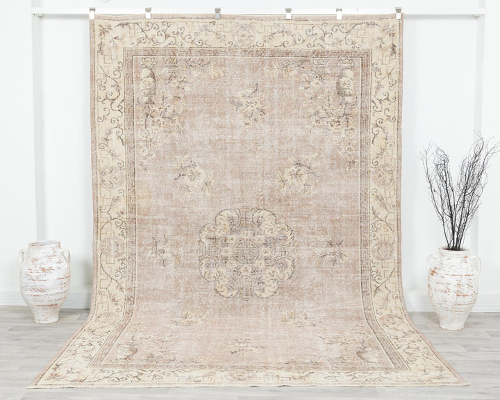 Neutral Oushak Rug 7' x 10' 5" | No. VR62787
