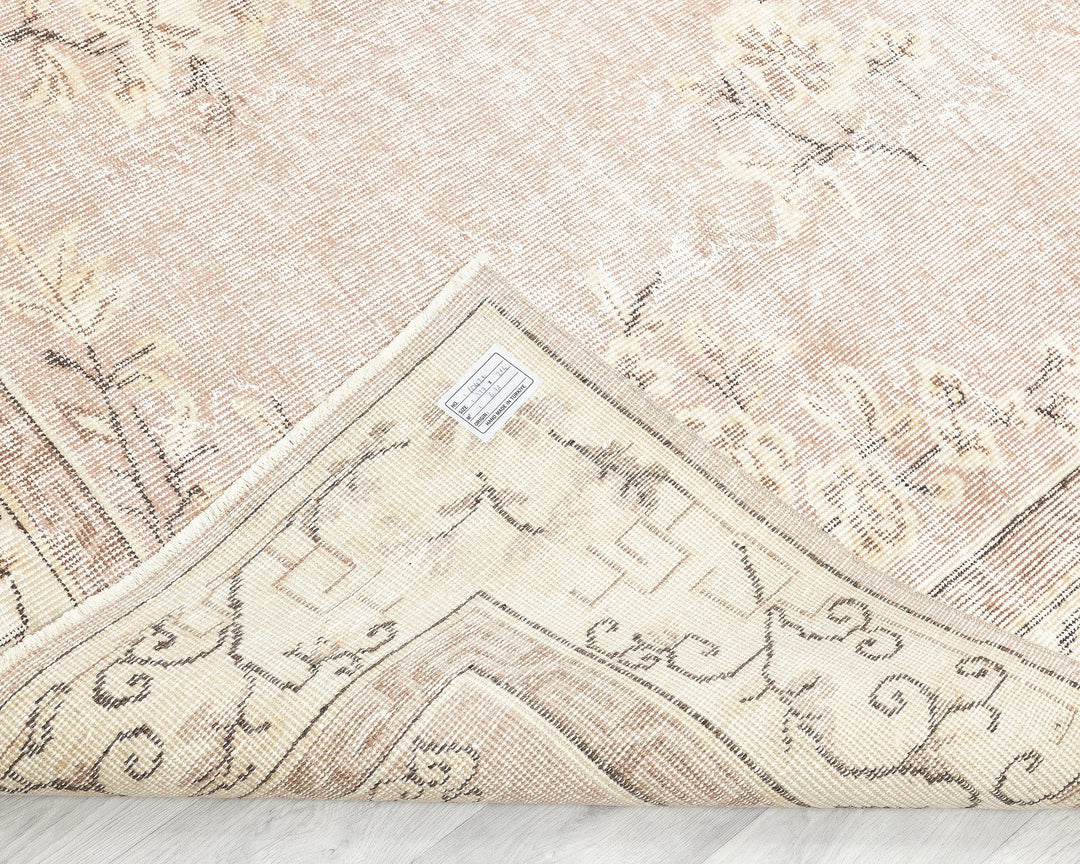 Neutral Oushak Rug 7' x 10' 5" | No. VR62787