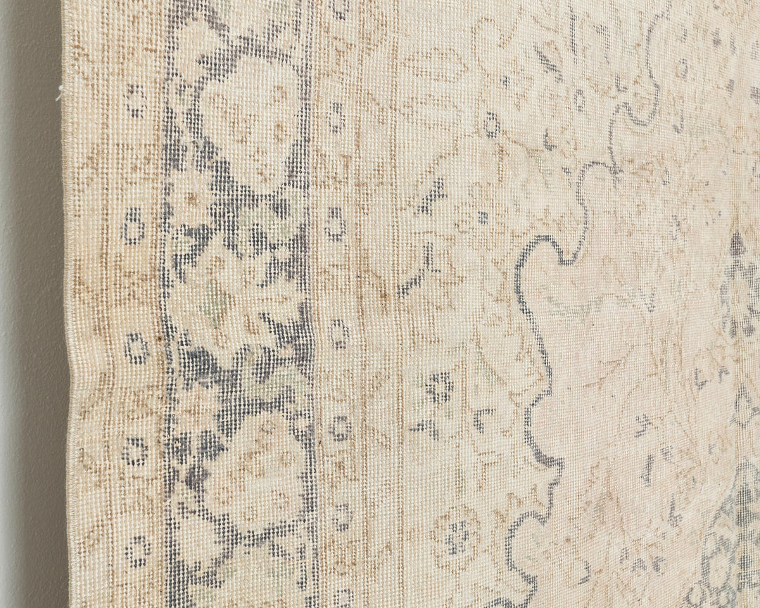 Beige Oushak Rug 6' 6" x 9' 8" | No. VR10485