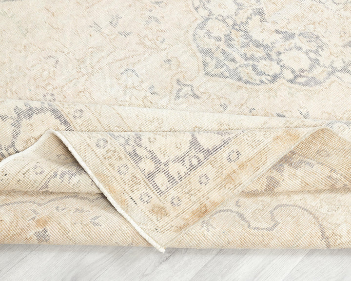 Beige Oushak Rug 6' 6" x 9' 8" | No. VR10485