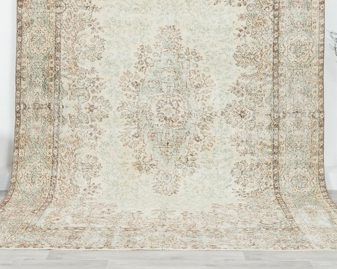 Beige Oushak Rug 7' x 9' 11" | No. VR27327