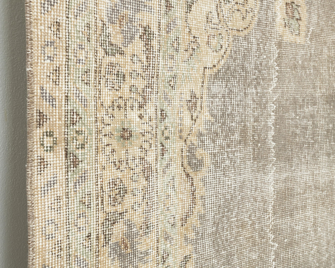Faded Oushak Rug 5' 7" x 8' 4" | No. VR28391