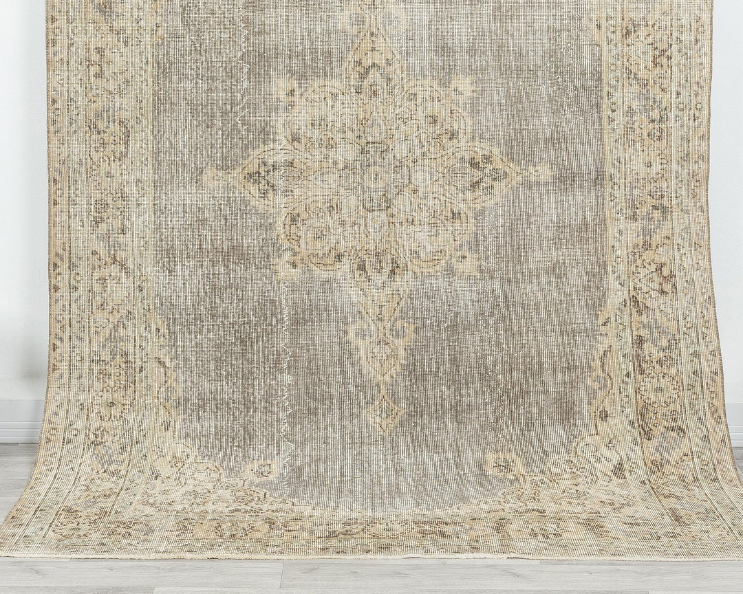 Faded Oushak Rug 5' 7" x 8' 4" | No. VR28391