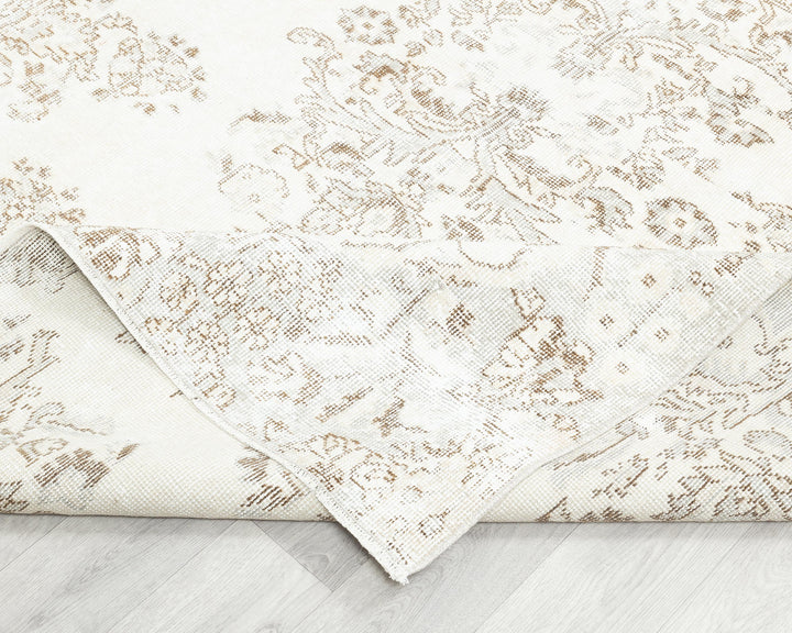 Beige Oushak Rug 5' 11" x 7' 11" | No. VR34846