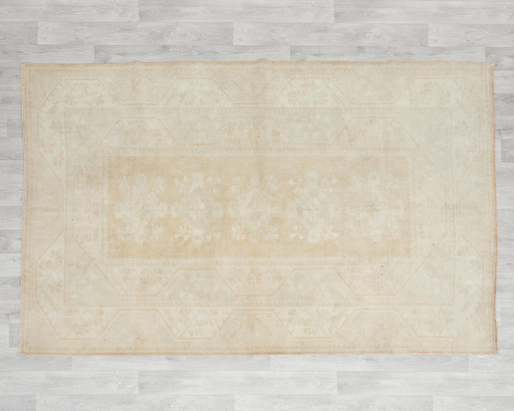 Beige Oushak Rug 5' 2" x 7' 11" | No. VR56423