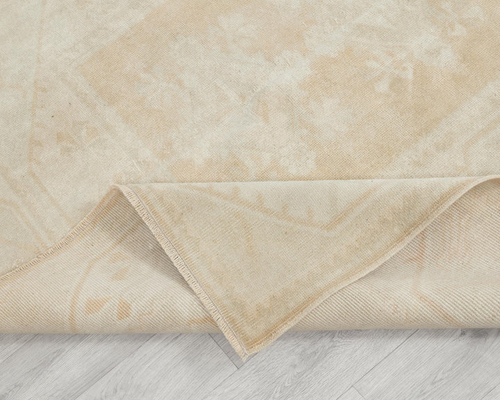 Beige Oushak Rug 5' 2" x 7' 11" | No. VR56423