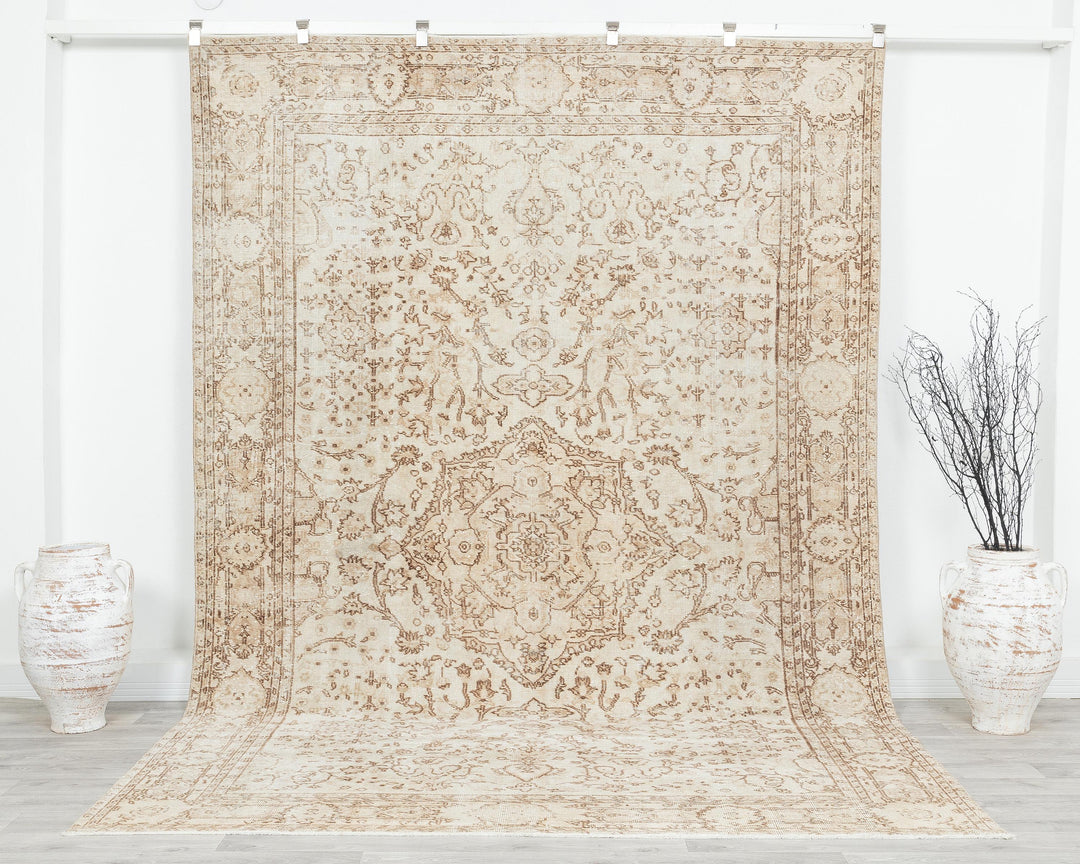 Beige Oushak Rug 6' 10" x 10' | No. VR83780