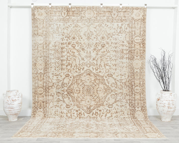 Beige Oushak Rug 6' 10" x 10' | No. VR83780