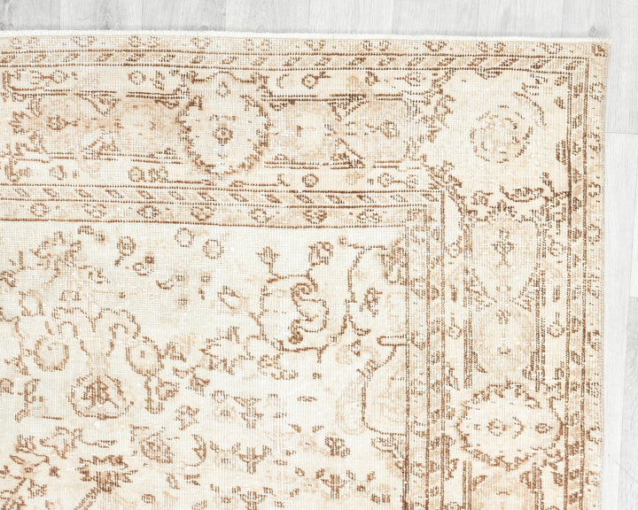 Beige Oushak Rug 6' 10" x 10' | No. VR83780