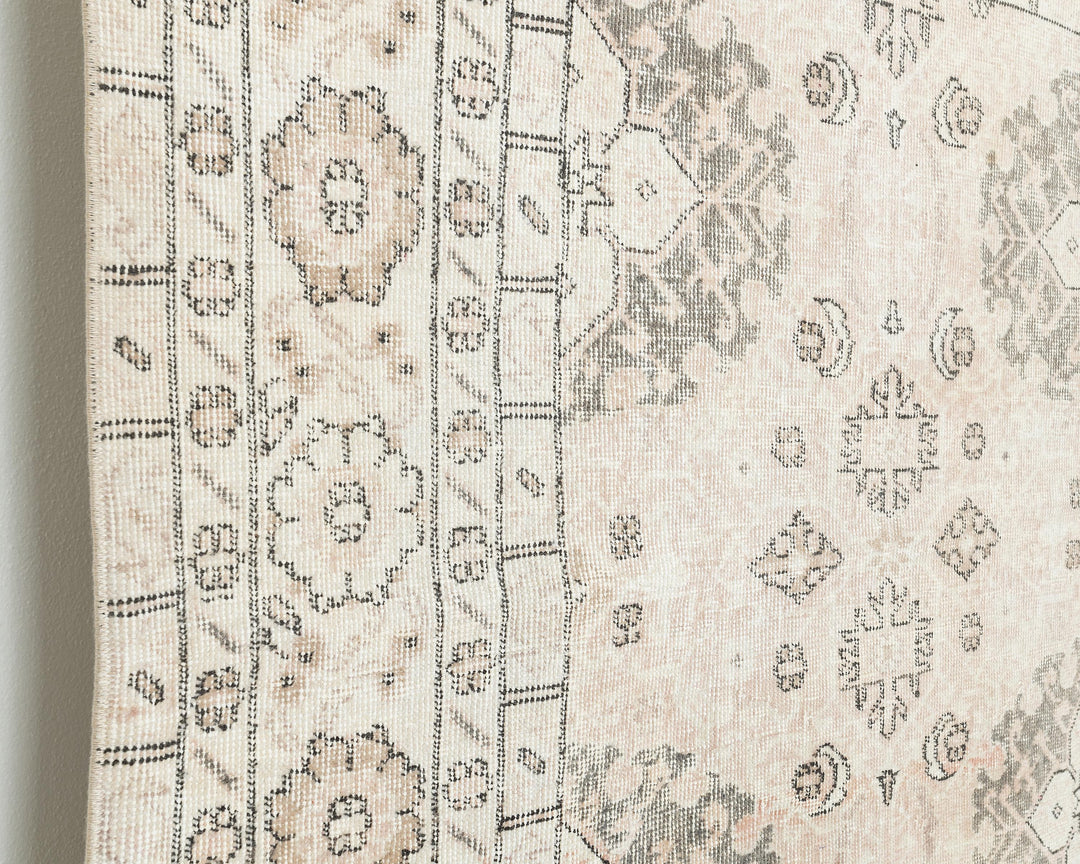 Neutral Oushak Rug 6' 11" x 10' 2" | No. VR71081