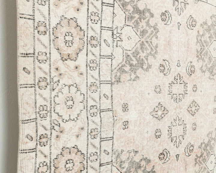 Neutral Oushak Rug 6' 11" x 10' 2" | No. VR71081