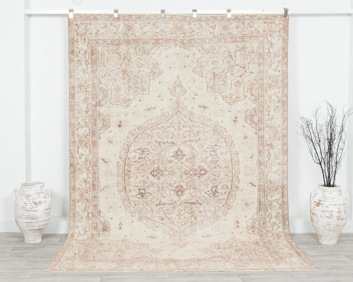 Beige Oushak Rug 6' 7" x 9' 7" | No. VR54618