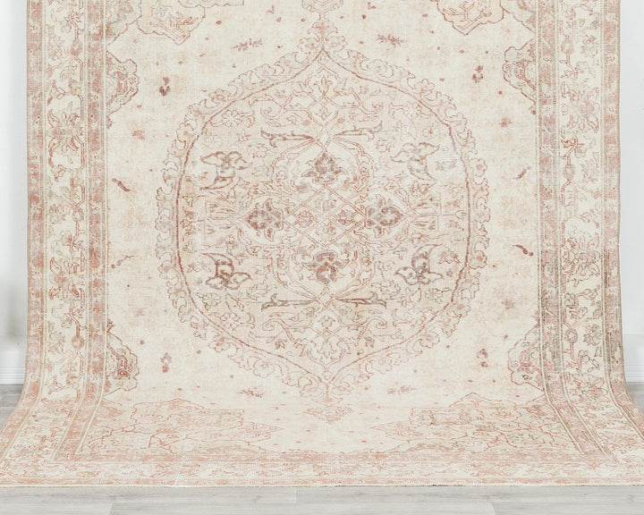 Beige Oushak Rug 6' 7" x 9' 7" | No. VR54618