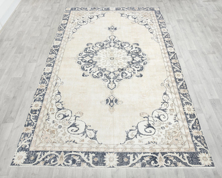 Neutral Oushak Rug 6' 6" x 10' 7" | No. VR86056