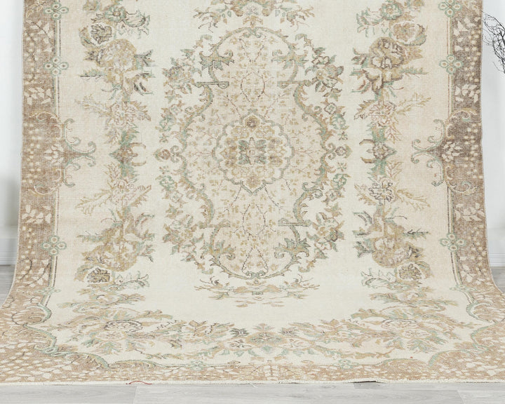 Oushak Rug 6' 7" x 10' 1" | No. VR77796