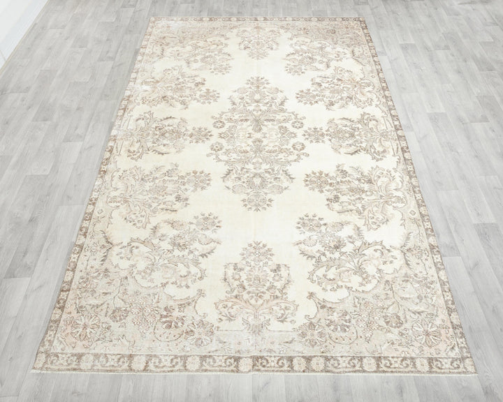 Beige Oushak Rug 6' 11" x 11' | No. VR74690