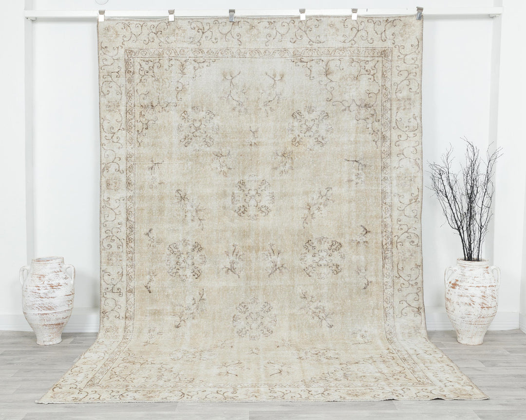 Beige Oushak Rug 6' 11" x 10' 4" | No. VR83299