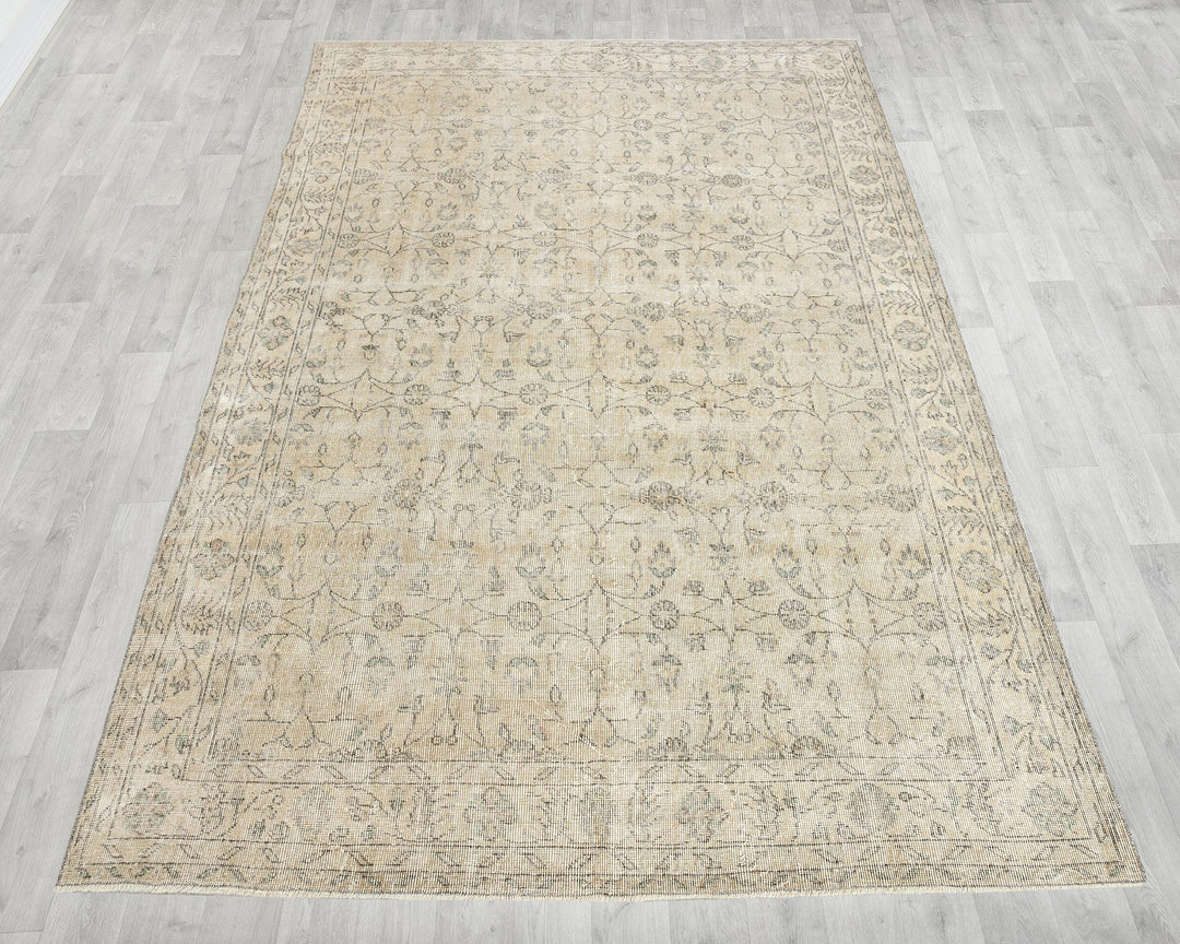 Beige Oushak Rug 6' 4" x 9' 6" | No. VR44505
