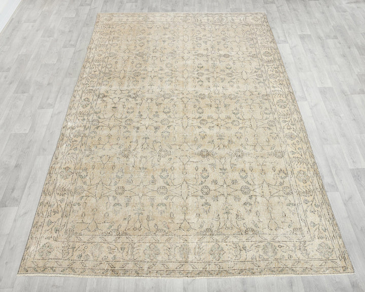 Beige Oushak Rug 6' 4" x 9' 6" | No. VR44505
