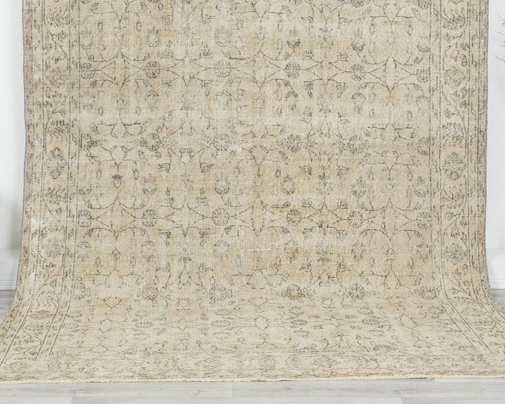 Beige Oushak Rug 6' 4" x 9' 6" | No. VR44505