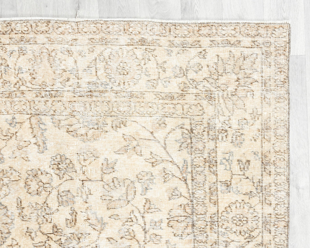 Neutral Turkish Rug 6' 4" x 9' 6" | No. VR72948