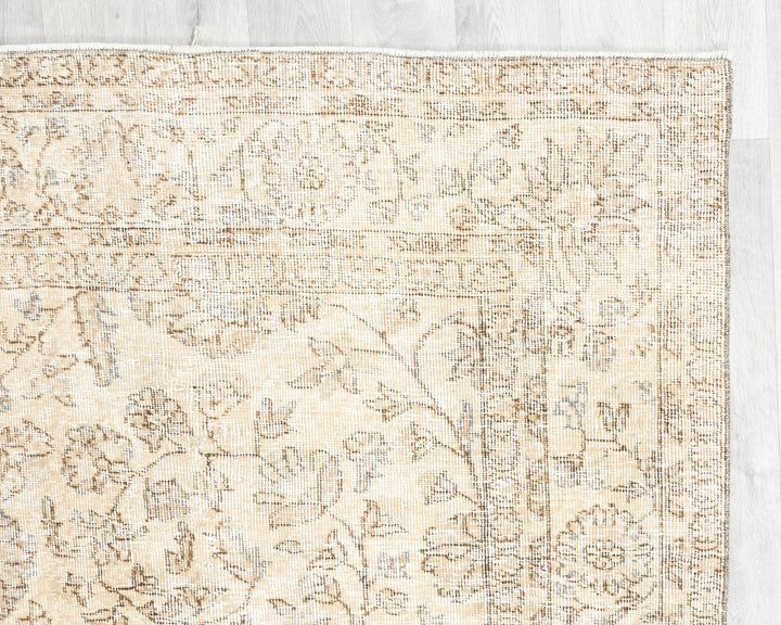 Neutral Turkish Rug 6' 4" x 9' 6" | No. VR72948