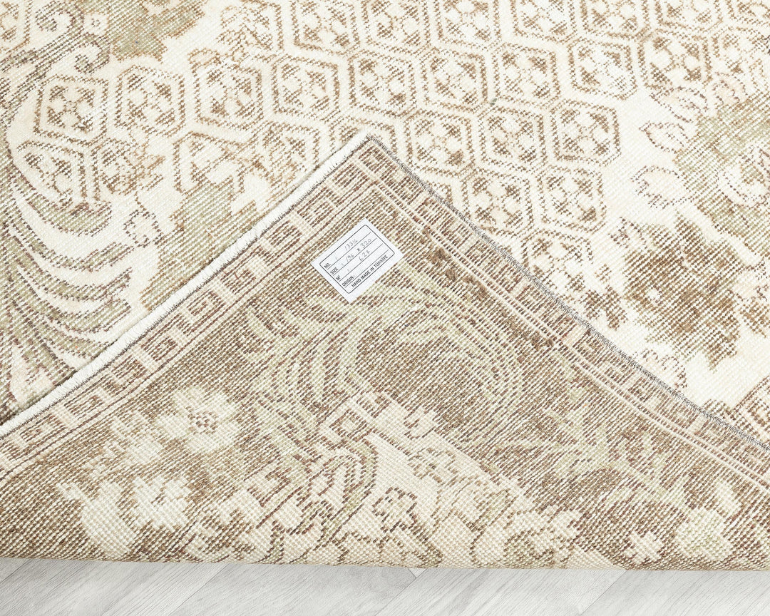 Neutral Oushak Rug 6' 5" x 10' 6" | No. VR54590