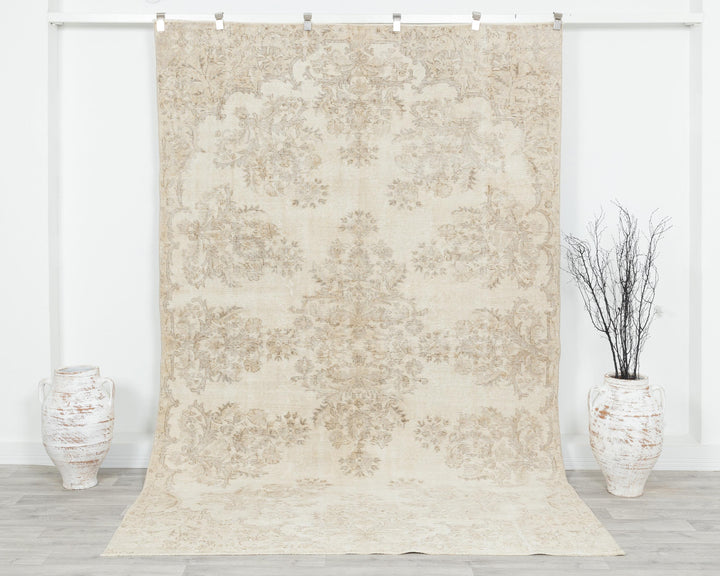 Beige Oushak Rug 6' 2" x 9' 7" | No. VR89097