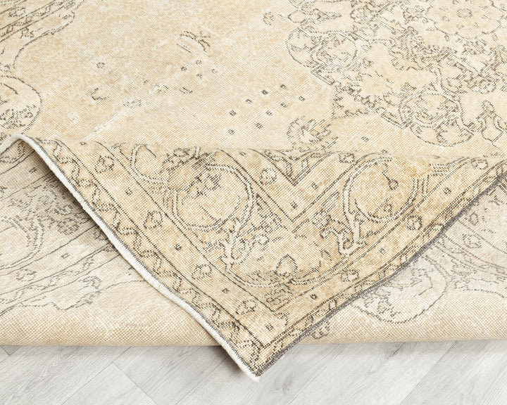 Faded Oushak Rug 6' x 10' 6" | No. VR22237