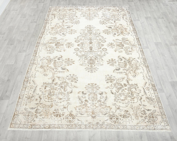 Beige Oushak Rug 5' 11" x 9' 4" | No. VR16844