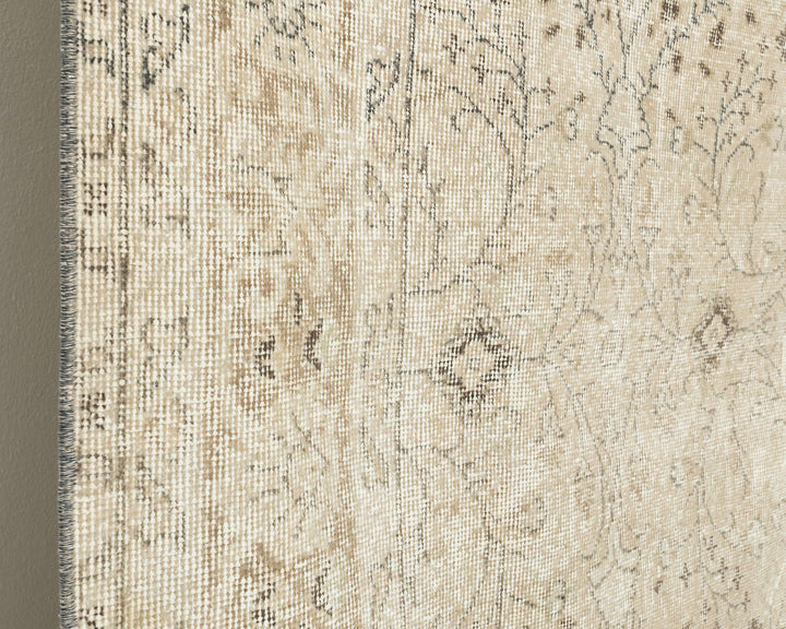 Beige Oushak Rug 6' 5" x 10' | No. VR28542