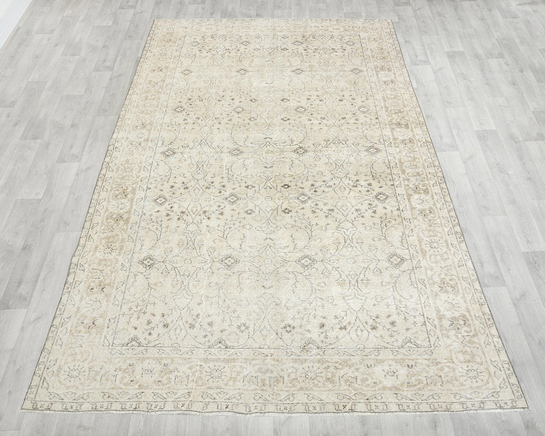 Beige Oushak Rug 6' 5" x 10' | No. VR28542