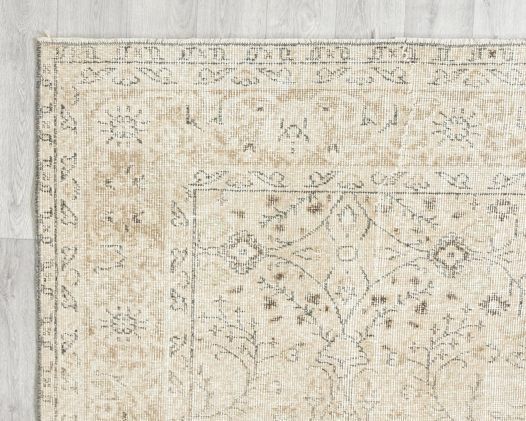 Beige Oushak Rug 6' 5" x 10' | No. VR28542
