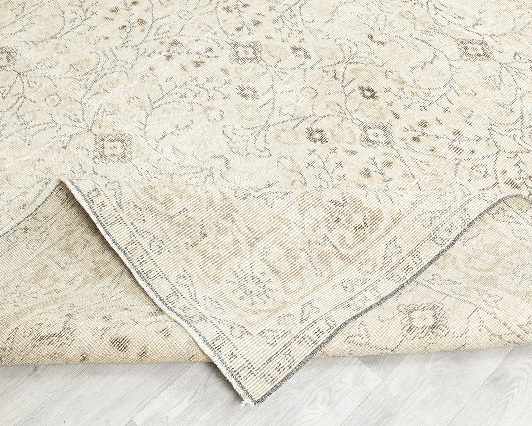 Beige Oushak Rug 6' 5" x 10' | No. VR28542