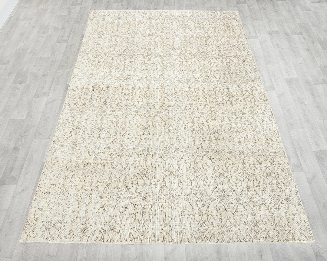 Beige Oushak Rug 6' 1" x 10' 2" | No. VR45859