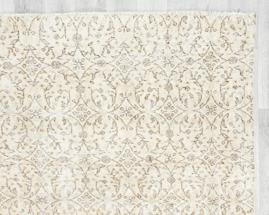 Beige Oushak Rug 6' 1" x 10' 2" | No. VR45859