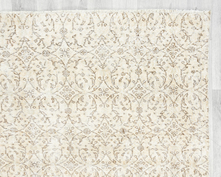 Beige Oushak Rug 6' 1" x 10' 2" | No. VR45859