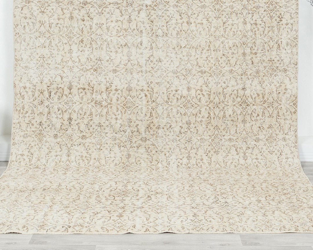 Beige Oushak Rug 6' 1" x 10' 2" | No. VR45859