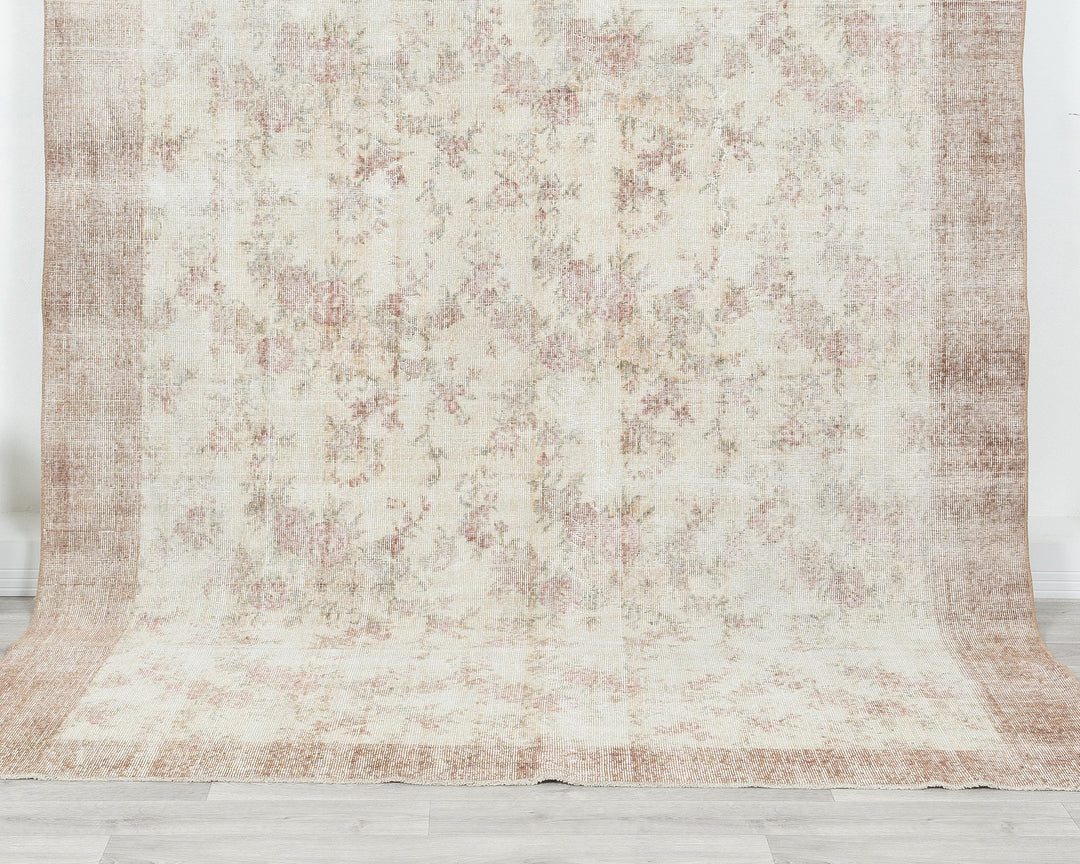Neutral Oushak Rug 6' 7" x 9' 4" | No. VR61116