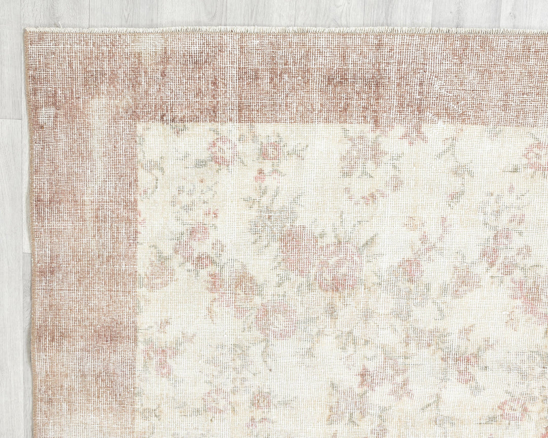 Neutral Oushak Rug 6' 7" x 9' 4" | No. VR61116