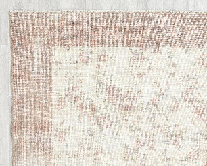 Neutral Oushak Rug 6' 7" x 9' 4" | No. VR61116