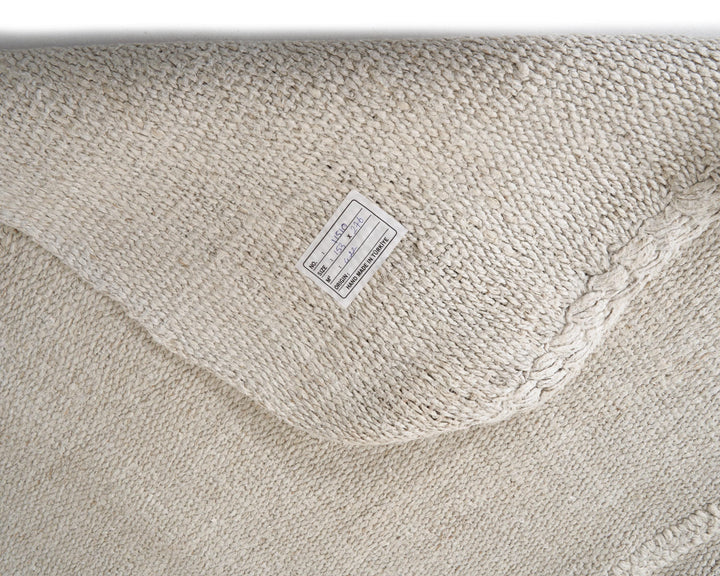 White Kilim Rug 5' x 9' 1" | No. VR80910